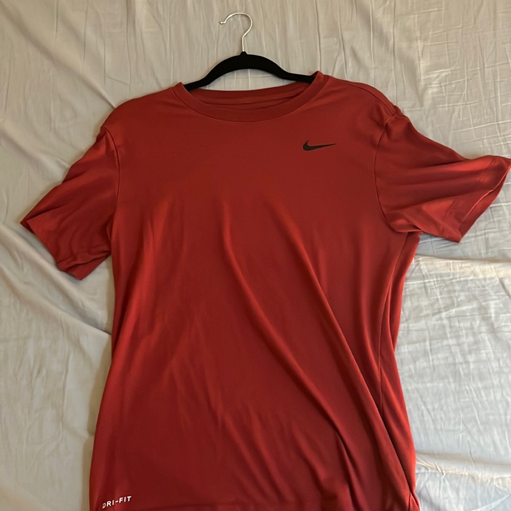 Nike Dri-Fit Short Sleeve Shirt Small Red